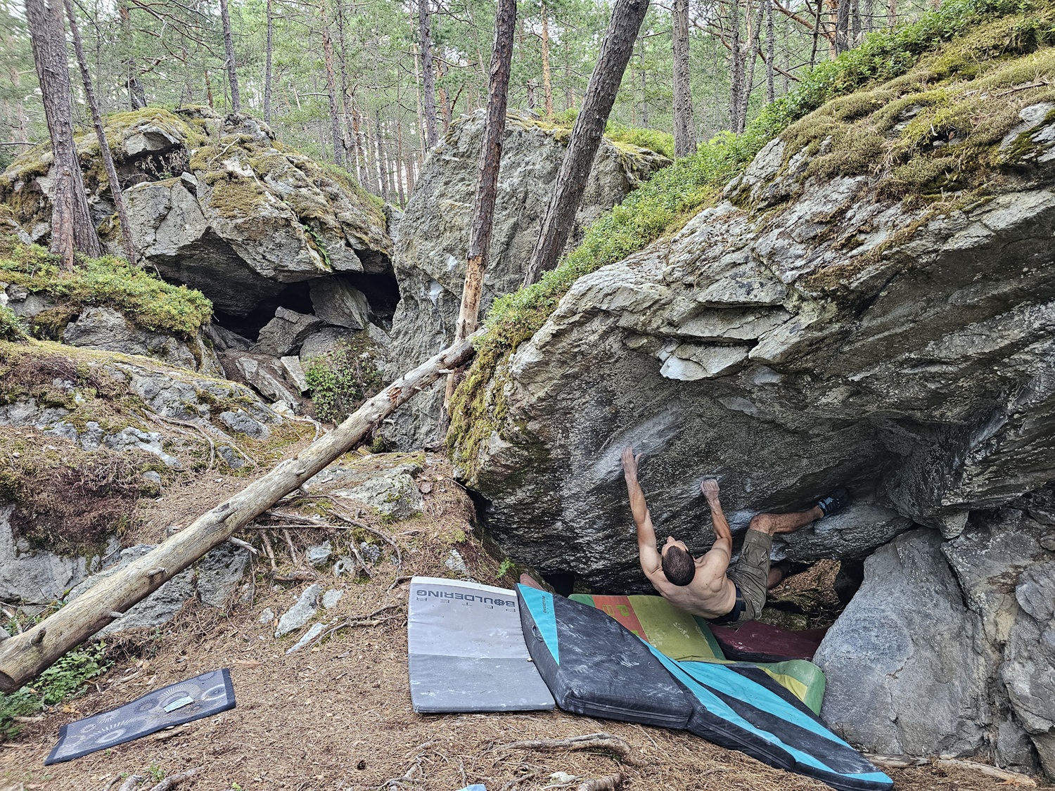 Bouldering Land of the Giants