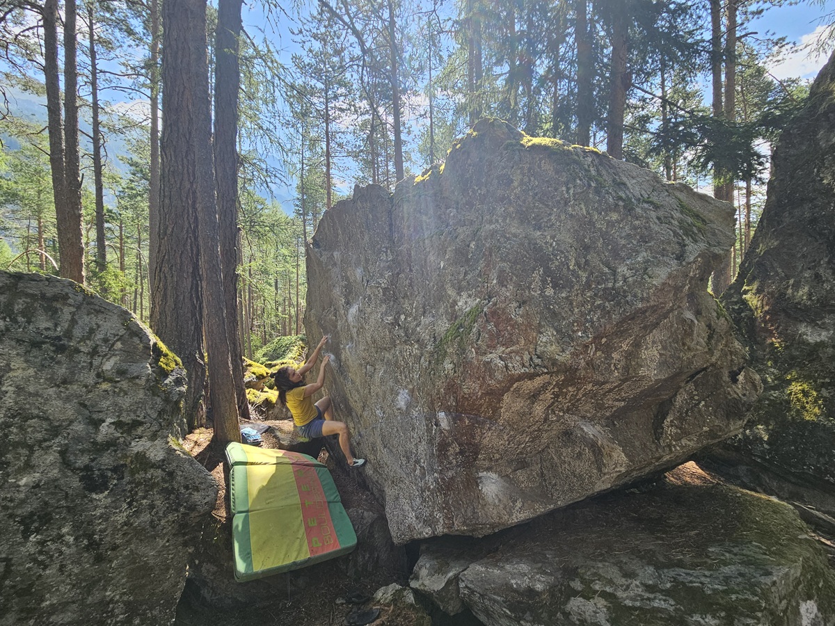 Bouldering Land of the Giants